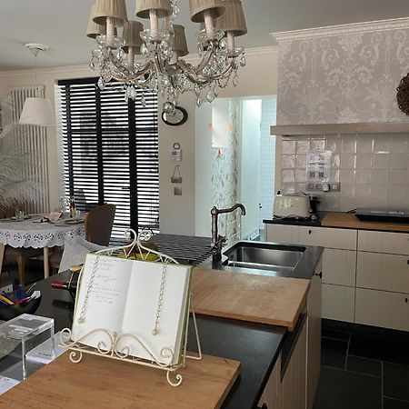 Guestsuite Lady Anna Брюж Екстериор снимка