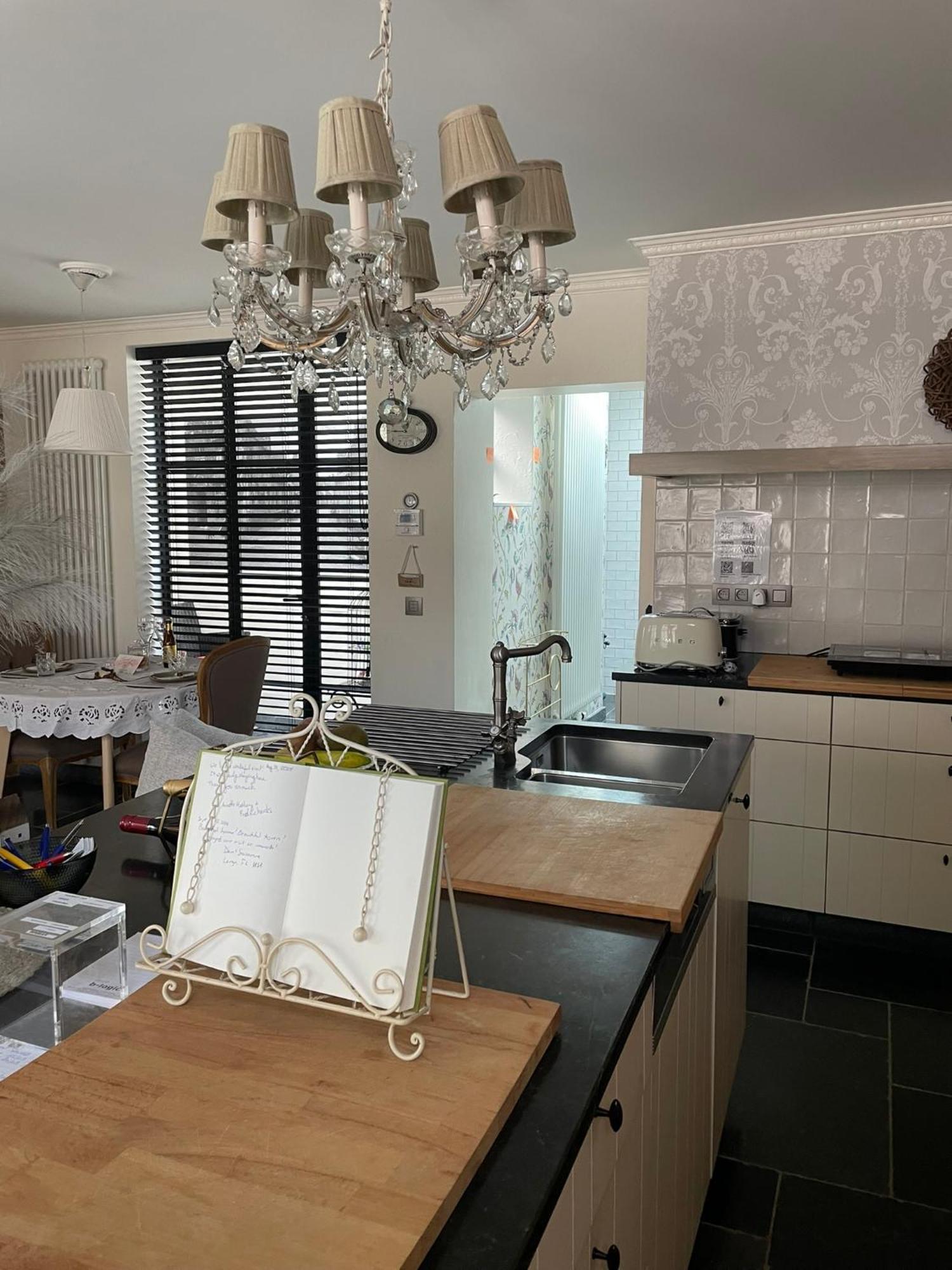 Guestsuite Lady Anna Брюж Екстериор снимка